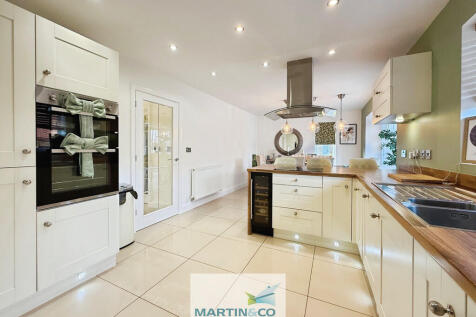 07641004--4B7E-B3...