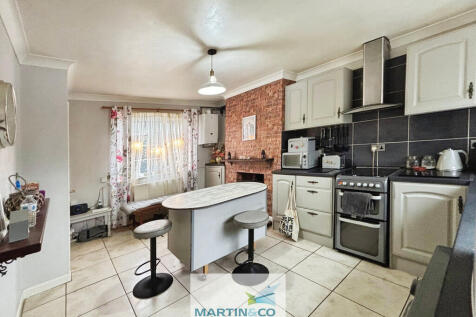 e9878b50--4404-9E...