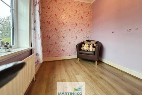 40e228c5--49B3-8E...