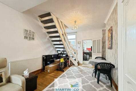 35e66da6--42C0-95...