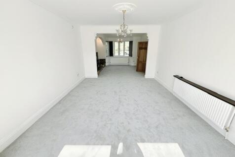 pbox-bedroom-268429.jpg