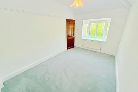 pbox-bedroom-268429.jpg