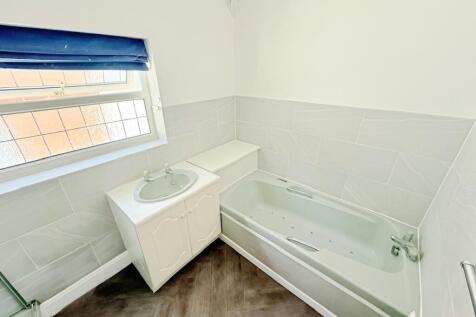 pbox-bathroom-268429.jpg