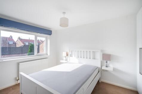 4 Highcliffe Court-8.jpg