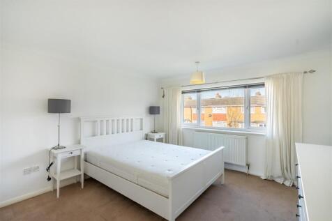 4 Highcliffe Court-10.jpg