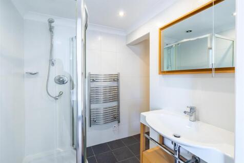 4 Highcliffe Court-11.jpg