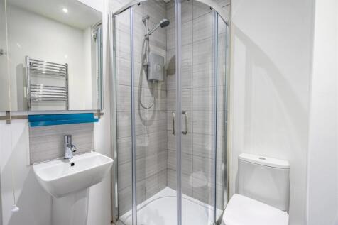 Foss Place (7) showerroom Aug 22.jpg