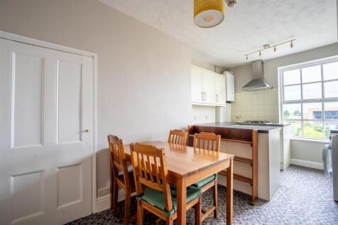 flat 4 80 holgate road (4 of 10).jpg
