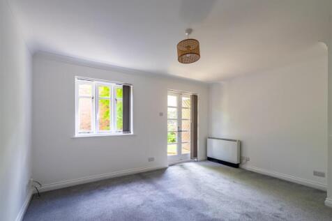 st caths court (3 of 9).jpg