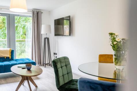 Mcquades (12) dining and living.jpg