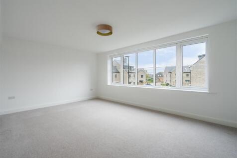 Mount Vale Gardens (6) 1st floor living .jpeg