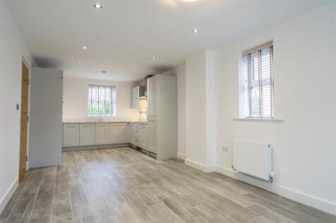 Mount Vale Gardens (6) kitchen dining.jpg