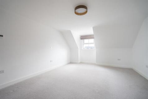 Mount Vale Gardens (6) master bedroom.jpeg