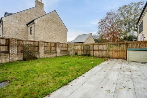 Mount Vale Gardens (6) rear garden 2.jpeg