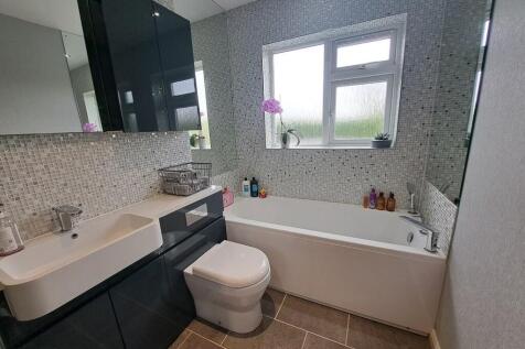 BATH/SHOWER/WC