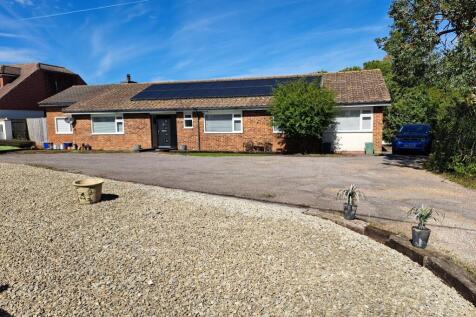 LARGE DRIVEWAY