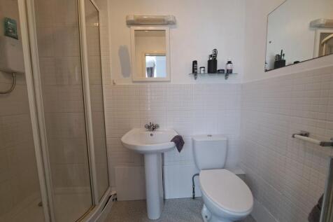 EN SUITE SHOWER/WC