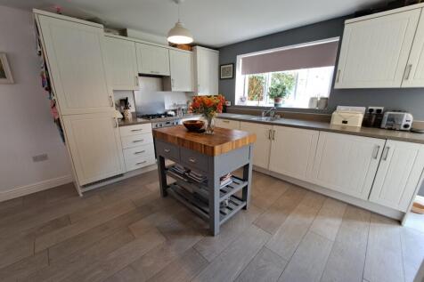 KITCHEN / DINER