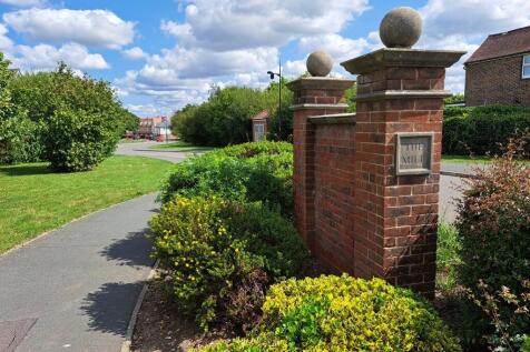 ATTRACTIVE ENTRANCE