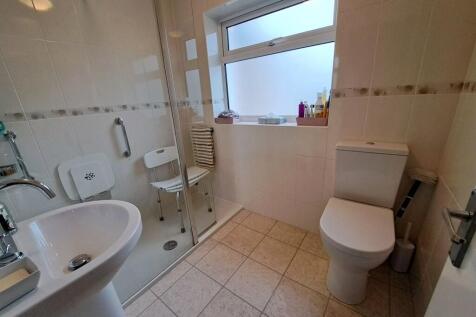 GF SHOWER ROOM / WC