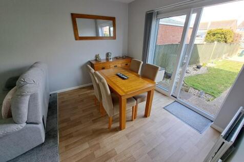 LOUNGE / DINER