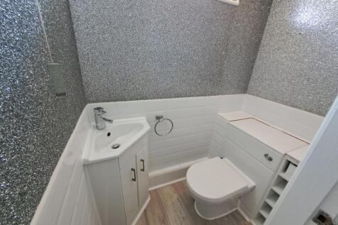 CLOAKROOM / WC