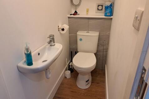 CLOAKROOM / WC