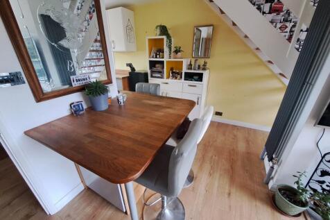 KITCHEN/B&#39;FAST ROOM