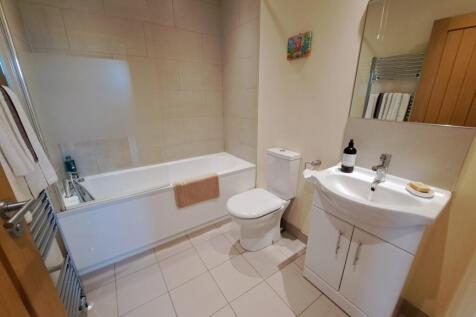 BATHROOM / WC