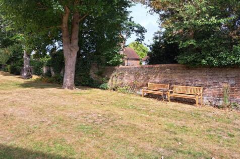 COMMUNAL GARDENS