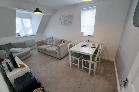 LOUNGE / DINER
