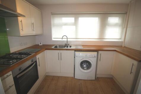 FITTED KITCHEN