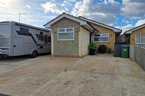 LARGE DRIVEWAY