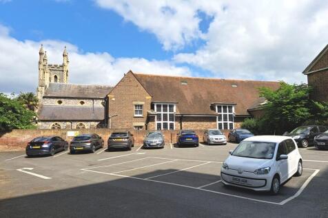 COMMUNAL PARKING