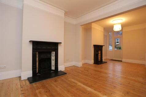 36 Shelley Road Living Room (1).JPG