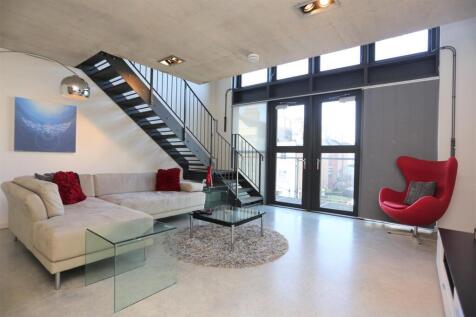 8, 1a Connaught Road Living Room (5).JPG