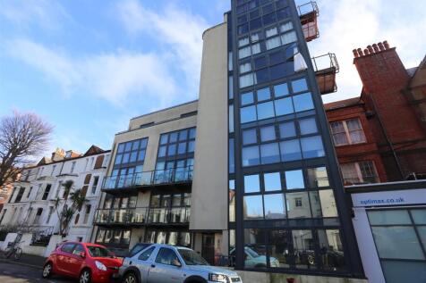 8, 1a Connaught Road External.JPG
