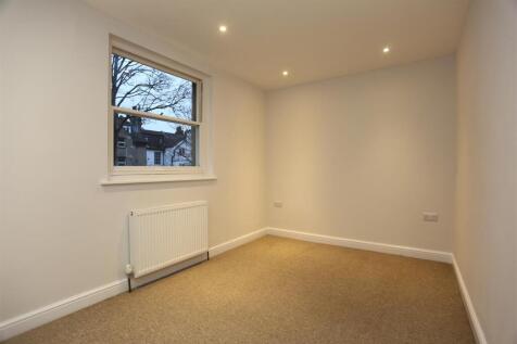 1, 1 Bath Street Bed 3.JPG