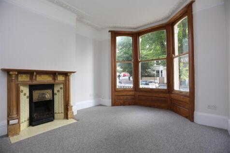 1, 65 Beaconsfield Villas Living Room (4).JPG