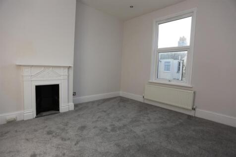 87 St Leonards Road Bed 3 (1).JPG