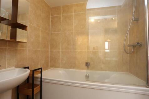 30 Theobold Hse bath.JPG