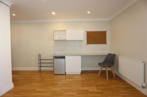 ROOM 164, 16-18 REGENCY SQ (3).JPG