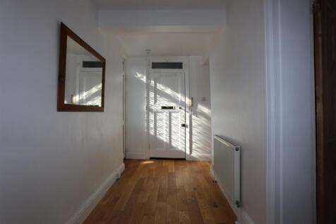 3, 32a Gardner Street (8).JPG