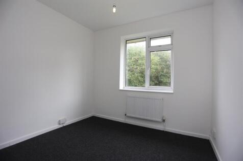 49 Staplefield Drive Bed 3.JPG