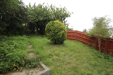 49 Staplefield Drive Garden.JPG