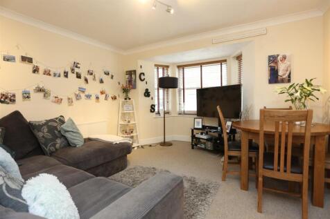 2, 75 Lorna Road new Lounge (2).JPG