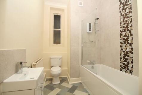 3 GRAND AVENUE MANSIONS BATHROOM.jpg