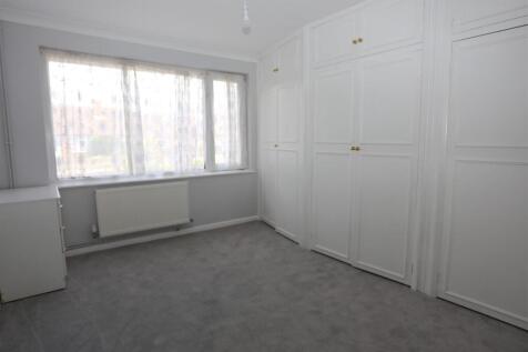 66 Crown Rd bed2.JPG