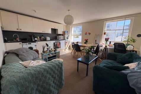 2, 9 ROCK STREET - LOUNGE NEW.jpg