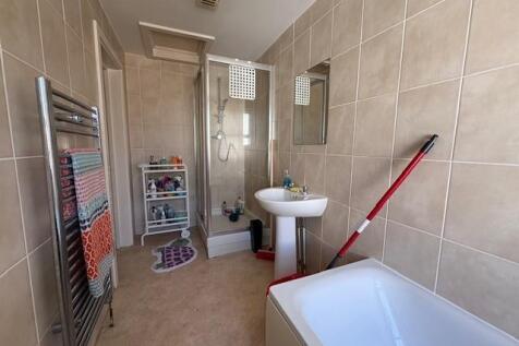 2, 9 ROCK STREET BATHROOM NEW 2.jpg